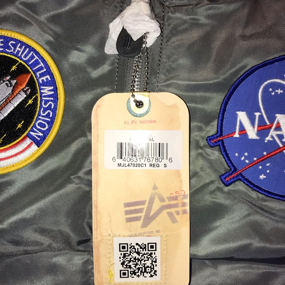 Alpha Industries x NASA Bomber Jacket - Picture 4 of 8